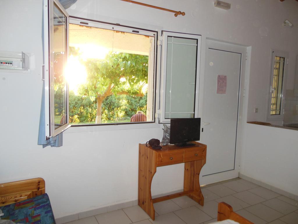 Helonata Apartments Arkoudi Ngoại thất bức ảnh